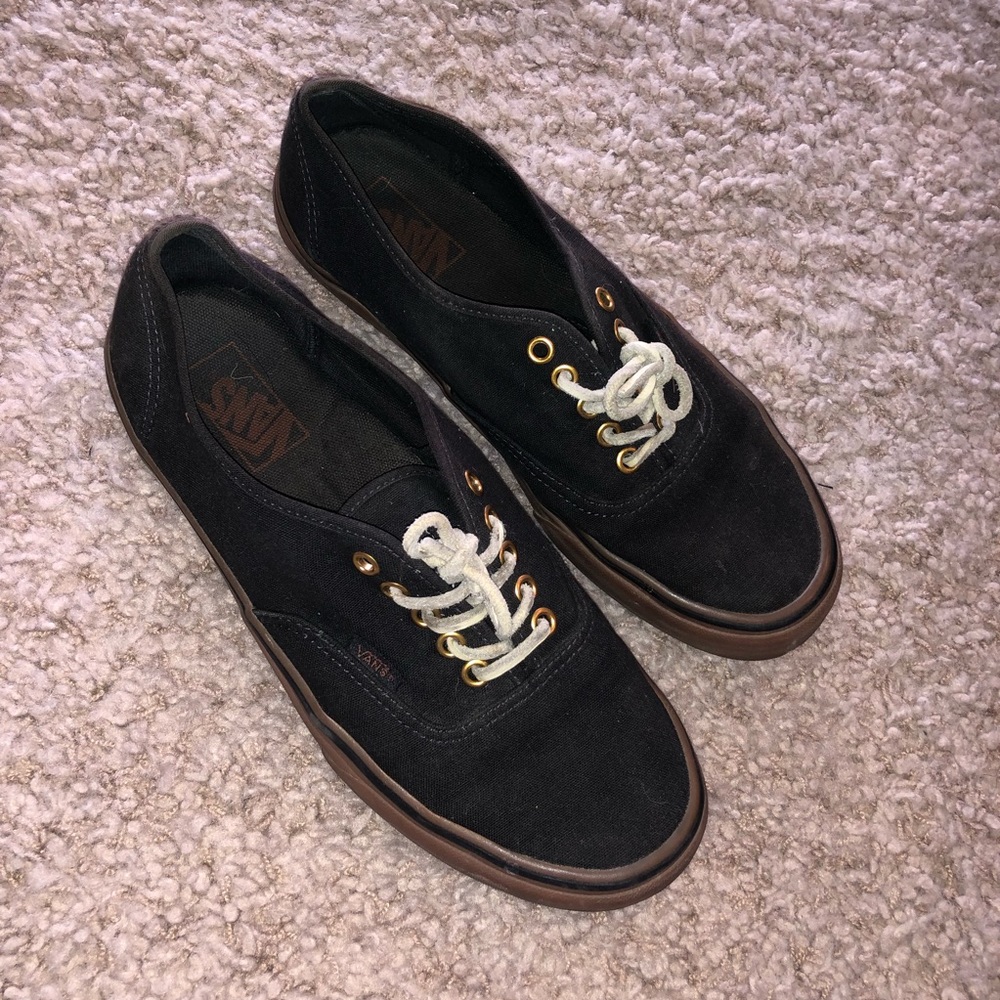 Men’s black with gum soles classic vans 9
